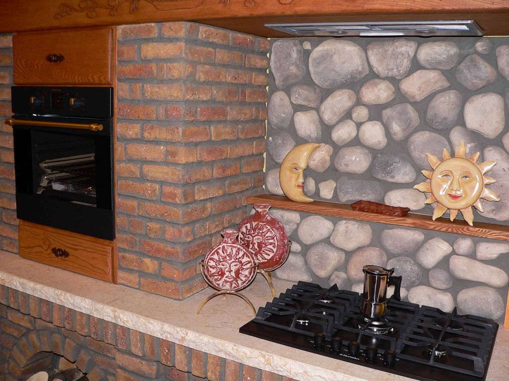 Piccole cucine in muratura ad angolo : piccole cucine a legna ...