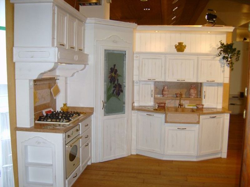 cucina-country-in-legno-laccato.jpg