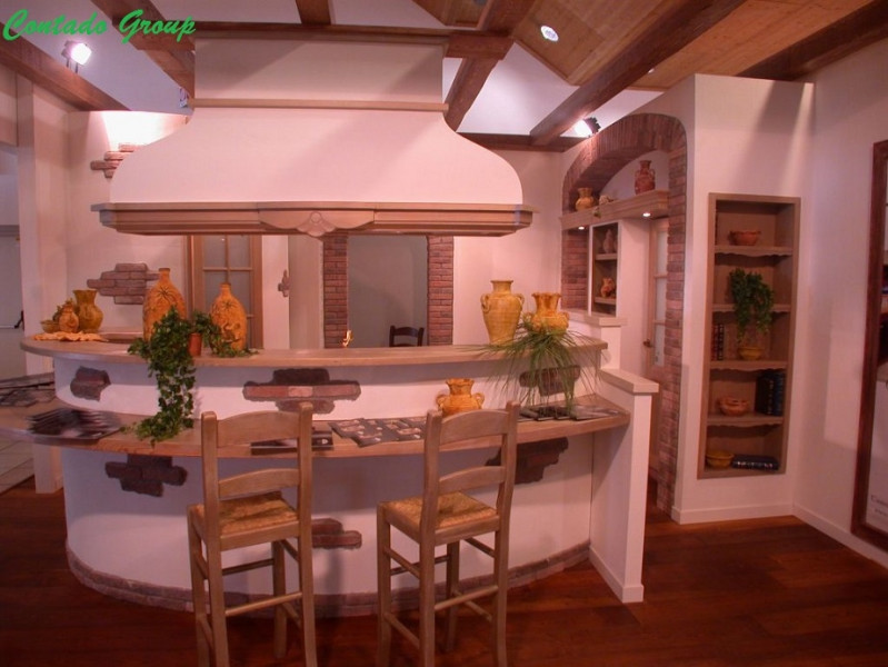 cucina_in_muratura_con_isola.jpg
